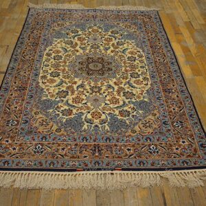 Antique Persian Isfahan Rug 3'7"Ã—5'4" Hand-Knotted, Central Persia - detail view 1
