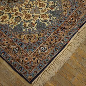 Antique Persian Isfahan Rug 3'7"Ã—5'4" Hand-Knotted, Central Persia - detail view 2
