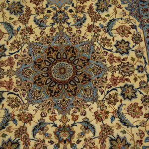 Antique Persian Isfahan Rug 3'7"Ã—5'4" Hand-Knotted, Central Persia - detail view 4