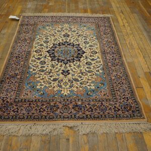 Antique Persian Isfahan Rug 3'7"Ã—5'5" Hand-Knotted, Central Persia - detail view 1
