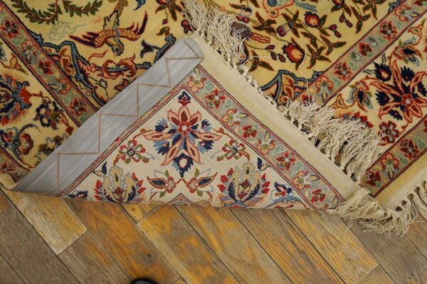 Antique persian isfahan rug 3'6"ã—5'6" hand-knotted, central persia - detail view 5