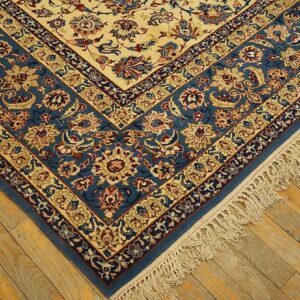 Antique Persian Isfahan Rug 7'×10'5" Hand-Knotted, Central Persia - detail view 2