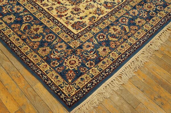 Antique persian isfahan rug 7'×10'5" hand-knotted, central persia - detail view 2
