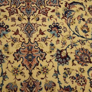 Antique Persian Isfahan Rug 7'×10'5" Hand-Knotted, Central Persia - detail view 4