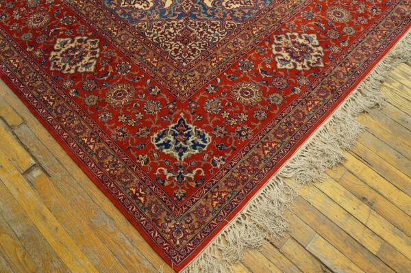 Antique persian isfahan rug, hand-knotted wool, central persia - detail view 1