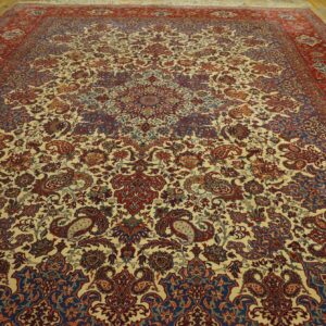 Antique Persian Isfahan Rug, Hand-Knotted Wool, Central Persia - detail view 5