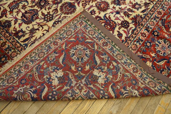 Antique persian isfahan rug, hand-knotted wool, central persia 6 Antique persian isfahan rug, hand-knotted wool, central persia - detail view 5