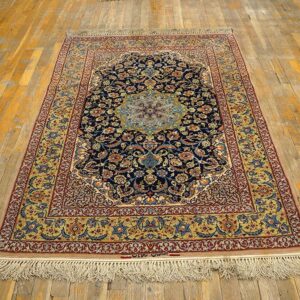 Antique Persian Isfahan Rug, Hand-Knotted Wool, Central Persia - detail view 1