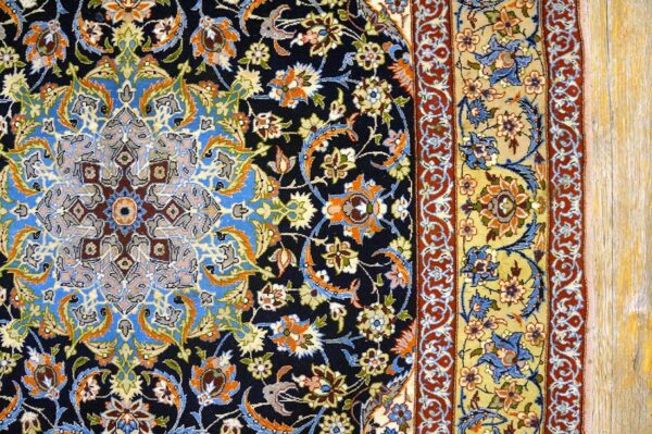 Antique persian isfahan rug, hand-knotted wool, central persia - detail view 2