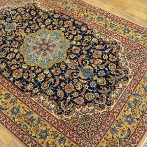 Antique Persian Isfahan Rug, Hand-Knotted Wool, Central Persia - detail view 3
