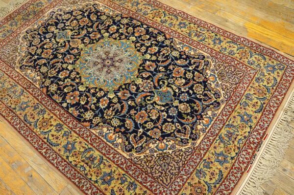Antique persian isfahan rug, hand-knotted wool, central persia - detail view 3