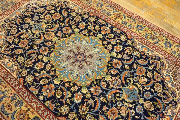 Antique persian isfahan rug, hand-knotted wool, central persia - detail view 4
