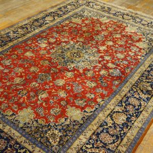 Antique Persian Isfahan Silk Rug 5'5"Ã—8' Hand-Knotted, Central Persia - detail view 2