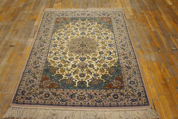 Antique persian isfahan silk rug 3'8"×5'1" hand-knotted silk, central persia 2 Antique persian isfahan silk rug 3'8"ã—5'1" hand-knotted silk, central persia - detail view 1