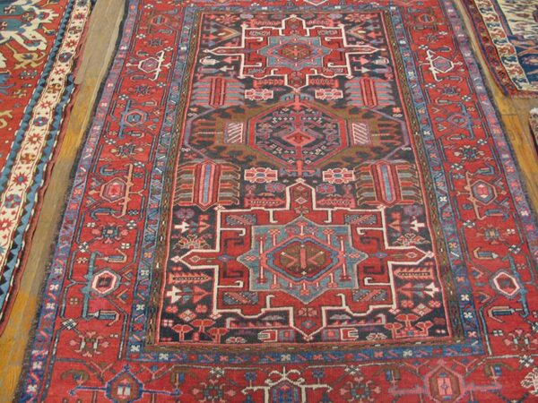 Antique persian karajeh carpet 4'6"×6' dark blue geometric, red border, circa 1930 - detail view 3