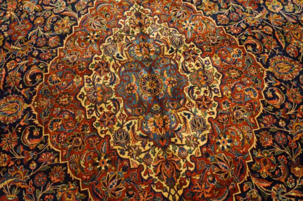 Antique persian kashan rug, hand-knotted wool 3 Antique persian kashan rug, hand-knotted wool - detail view 2