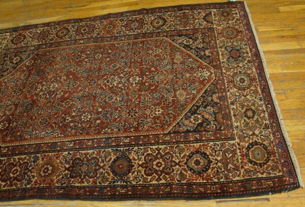 Antique persian malayer carpet 4'3"×6'2" claret red & ivory, circa 1920 - detail view 3