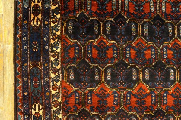 Antique persian malayer carpet 4'11"×6'10" navy field, rust border, circa 1920 - detail view 1