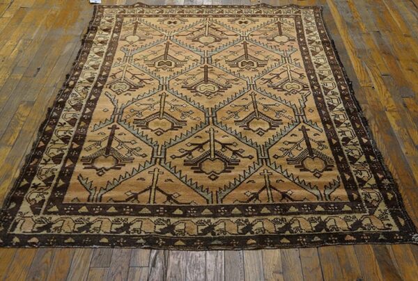 Antique persian malayer carpet 4'4"×6'4" rose pink, ivory border, circa 1925 - detail view 1