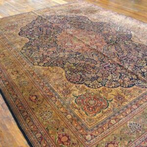 Antique Persian Qazvin Rug 9'10"×12'10" Hand-Knotted Wool - detail view 1