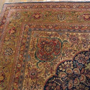 Antique Persian Qazvin Rug 9'10"×12'10" Hand-Knotted Wool - detail view 5