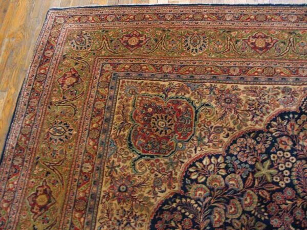Antique persian qazvin rug 9'10"×12'10" hand-knotted wool 6 Antique persian qazvin rug 9'10"×12'10" hand-knotted wool - detail view 5