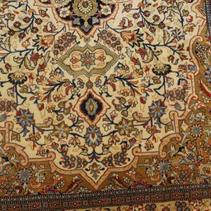 Antique Persian Qum Rug 4'8"×6'8" Hand-Knotted, Central Persia - detail view 5