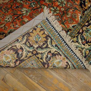 Antique Persian Qum Silk Rug 4'7"Ã—7'4" Hand-Knotted Silk, Central Persia - detail view 5