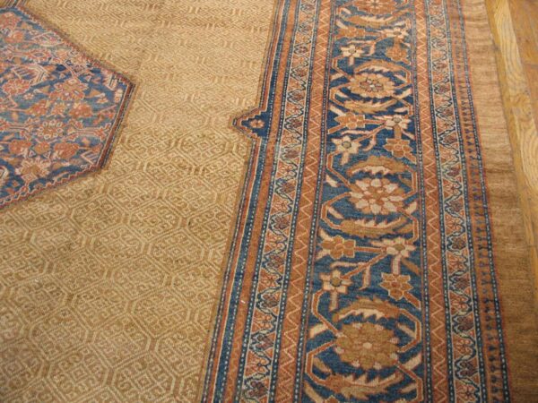 Antique persian serab carpet 10'6"×17'6" camel & blue, 19th century, northwestern persia 5 Antique persian serab carpet 10'6"×17'6" camel & blue, 19th century, northwestern persia - detail view 4