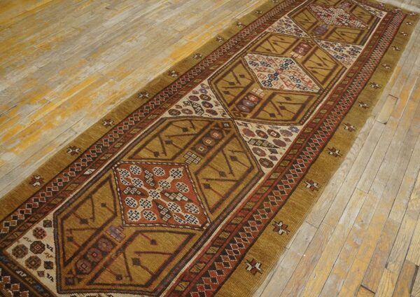 Antique persian serab carpet 3'7"×10'8" long runner, late 19th century 5 Antique persian serab carpet 3'7"×10'8" long runner, late 19th century - detail view 4