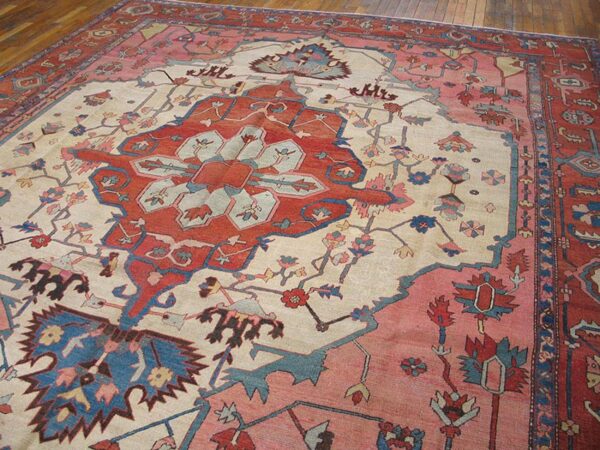 Antique persian serapi carpet 9'10"×11'10" ivory & red rust, medallion design, circa 1880 - detail view 3