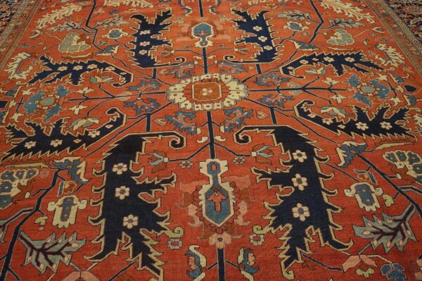 Antique persian serapi carpet 11'6"×16'3" strong red & blue, hand-knotted wool, 1880s - detail view 9