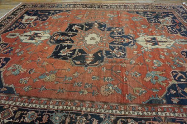 Antique persian serapi rug 10'6"×14'3" red medallion, 1890s - detail view 6