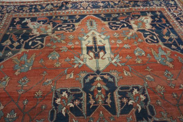 Antique persian serapi rug 10'6"×14'3" red medallion, 1890s - detail view 7
