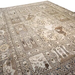 Antique Persian Tabriz Carpet, Late 19th Century, Hand-Knotted Wool - detail view 5