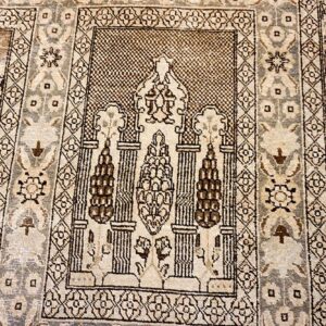 Antique Persian Tabriz Carpet, Late 19th Century, Hand-Knotted Wool - detail view 6