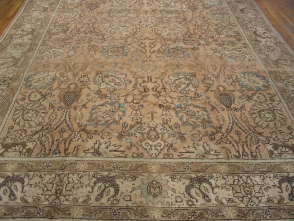 Antique persian tabriz carpet 8'5"×11'9" peach geometric, ivory border, 1930s-40s 4 Antique persian tabriz carpet 8'5"×11'9" peach geometric, ivory border, 1930s-40s - detail view 3