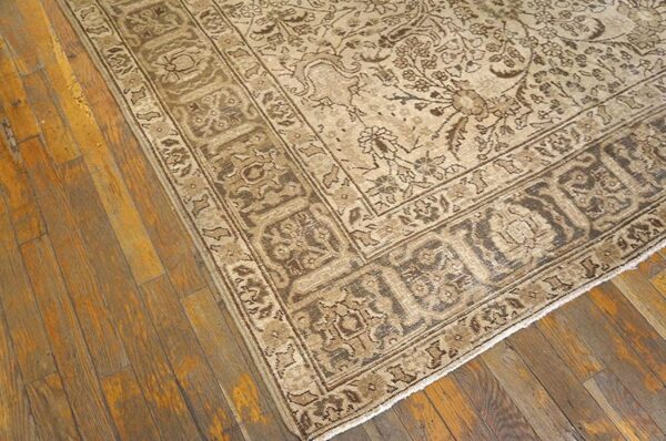 Antique persian tabriz carpet 6'6"×10' sand & grey floral, hand-knotted wool, circa 1930 4 Antique persian tabriz carpet 6'6"×10' sand & grey floral, hand-knotted wool, circa 1930 - detail view 3