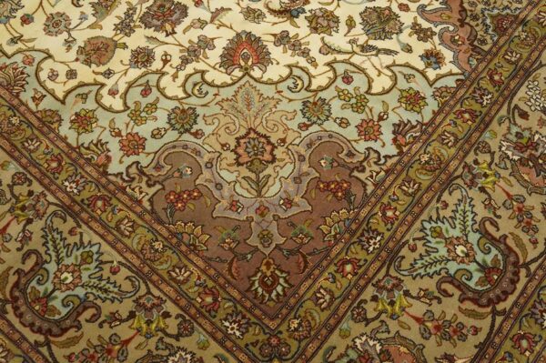 Antique persian tabriz rug, hand-knotted wool - detail view 2