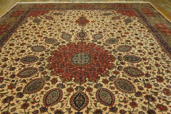 Antique persian tabriz rug 11'7"ã—16'6" hand-knotted wool - detail view 1