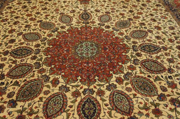Antique persian tabriz rug 11'7"ã—16'6" hand-knotted wool - detail view 5