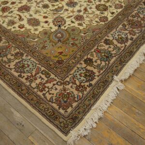 Antique Persian Tabriz Rug, Hand-Knotted Wool - detail view 1