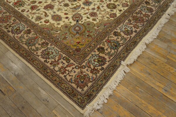 Antique persian tabriz rug, hand-knotted wool - detail view 1
