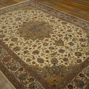 Antique Persian Tabriz Rug, Hand-Knotted Wool - detail view 2