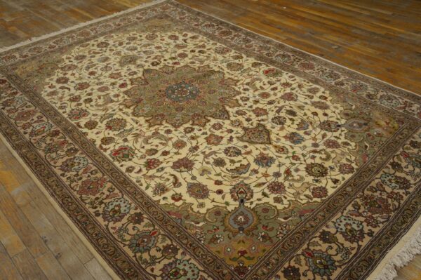 Antique persian tabriz rug, hand-knotted wool - detail view 2