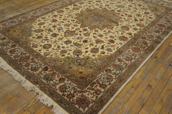 Antique persian tabriz rug, hand-knotted wool - detail view 3