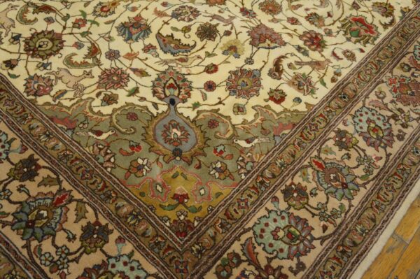Antique persian tabriz rug, hand-knotted wool - detail view 4