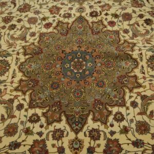 Antique Persian Tabriz Rug, Hand-Knotted Wool - detail view 5