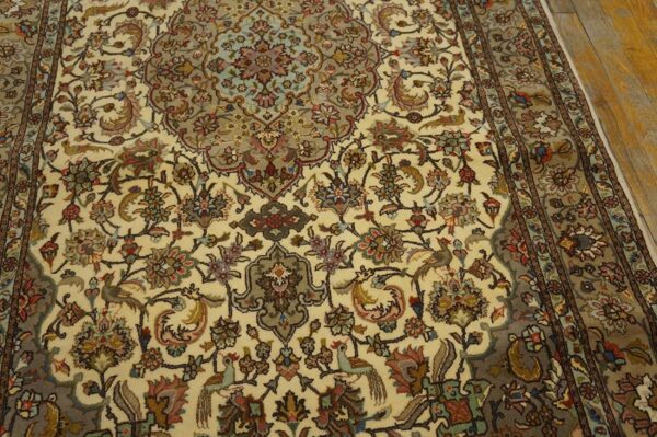 Antique persian tabriz rug, hand-knotted wool - detail view 1