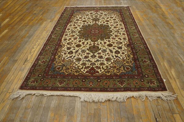 Antique persian tabriz rug 5'1"×8'7" hand-knotted wool - detail view 1